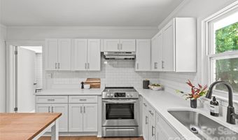 1915 Birchcrest Dr, Charlotte, NC 28205