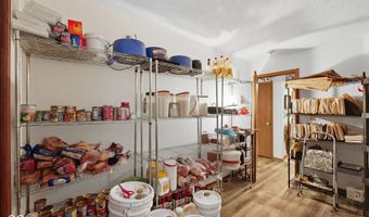 631 Deer Trail Dr, Indianapolis, IN 46217