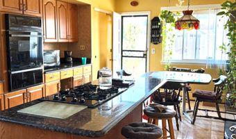 6 Winter Ln, Amityville, NY 11701