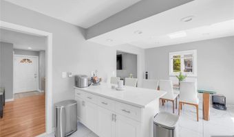 136 E Clinton Ave, Bergenfield, NJ 07621
