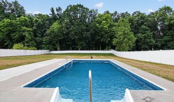 2066 Friar Tuck Cir, Adrian, MI 49221