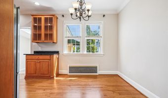 121 S FENWICK St, Arlington, VA 22204