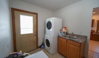 515 2nd Ave, Ackley, IA 50601