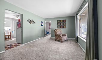 523 S Clarendon Ave, Addison, IL 60101
