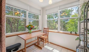 913 Mountain Meadows Cir, Ashland, OR 97520