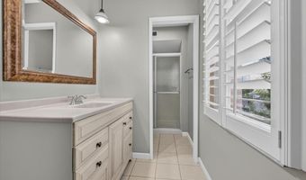 2427 Hidden Meadow Ln, Ballwin, MO 63021