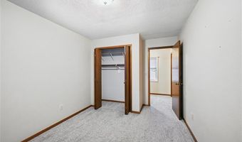 88 Main Ave, Atkins, IA 52206