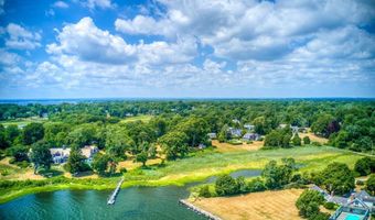 74 ADAMS POINT Rd, Barrington, RI 02806
