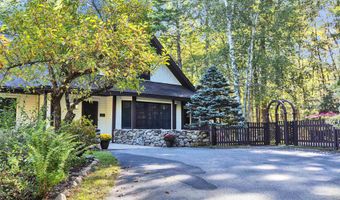 107 Fresh Pond Ln, Brookline, NH 03033