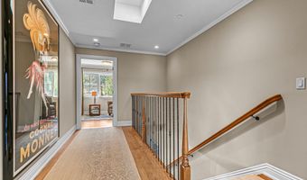 551 Strawberry Ln, Ashland, OR 97520