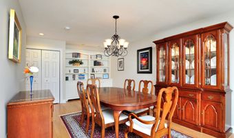 8 Centerbrook Ct 8, Avon, CT 06001