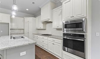 1372 FALLS CREST Dr, Auburn, AL 36830