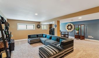278 Oakleigh Woods Dr, Ballwin, MO 63011