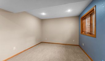 209 W Ironwood St, Brandon, SD 57005