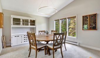 10010 Lone Tree Dr, Anchorage, AK 99507