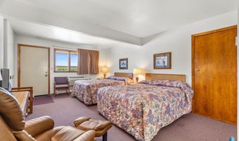 1409 Cedar St, Beresford, SD 57004