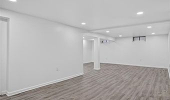 8664 Louise Ave, Allen Park, MI 48101