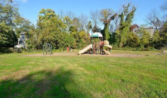 5812 N KINGS Hwy, Alexandria, VA 22303