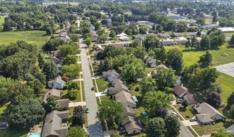 801 Pine Dr, Angola, IN 46703
