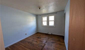 8 Grant Dr, Coventry, RI 02816