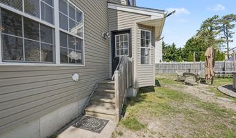 8 Avalon Ave, Barnegat, NJ 08005