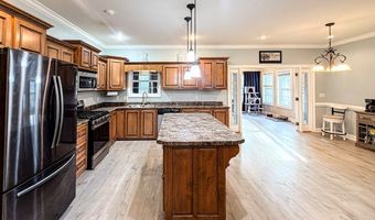 353 Alapaha River Dr, Alapaha, GA 31622