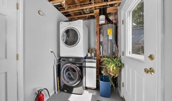 11 Johnson Ave, North Kingstown, RI 02852