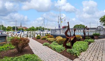 301 BURNSIDE St C 202, Annapolis, MD 21403