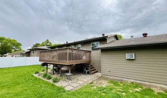 2207 SE 13th Ave, Aberdeen, SD 57401