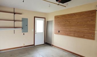 204 Steeplechase Dr, Auburn, IN 46706