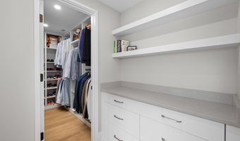 5624 SHERIER Pl NW, Washington, DC 20016