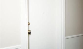 66 Girard Ave 106, Newport, RI 02840