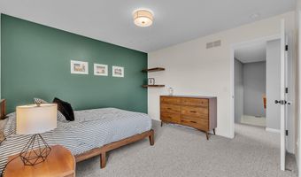 5049 Birdie Ln, Ann Arbor, MI 48103