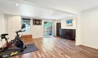 1045 COPPERSTONE Ct, Rockville, MD 20852