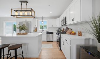 8 Robin Way 7, Chester, NH 03036