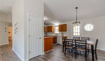 136 Hope Hill Ter, Cranston, RI 02921