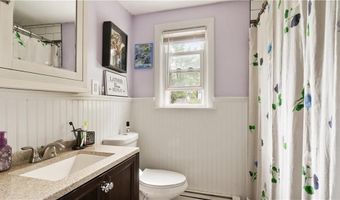 162 Thatcher St, East Providence, RI 02916