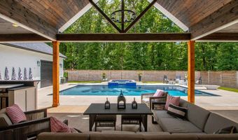 810 Caddo Dr, Benton, AR 72019