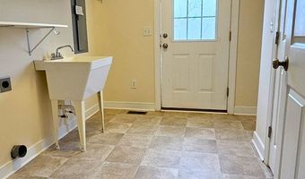 13521 Dykeland Rd, Amelia Court House, VA 23002