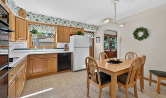 89 S Clarendon Ave, Addison, IL 60101