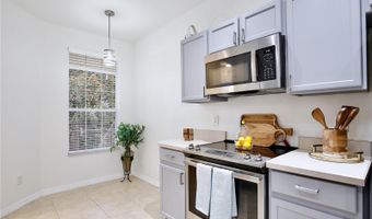 696 SEABROOK Ct 202, Altamonte Springs, FL 32714