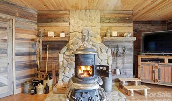 2150 Shellstand Rd, Almond, NC 28702