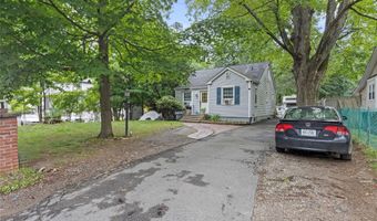 228 Saddle River Rd, Airmont, NY 10952