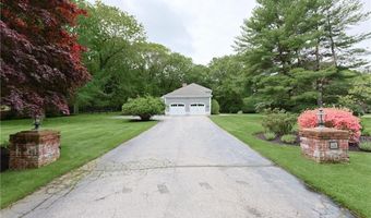 215 Adirondack Dr, East Greenwich, RI 02818