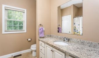 4 Candlelight Ln, Bellingham, MA 02019