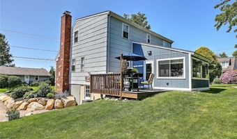 56 King Philip Rd, Narragansett, RI 02882