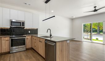 947 SE 10th St, Bentonville, AR 72712