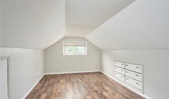 3261 Dewalt Dr, Akron, OH 44312