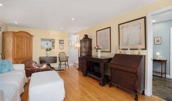 3 Harold St, Newport, RI 02840