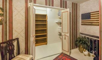 1200 N NASH St 211, Arlington, VA 22209